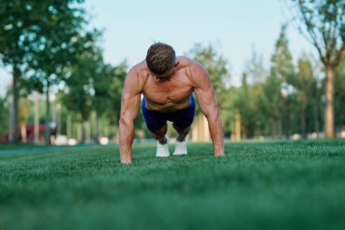 Spor adamı atletizm egzersizi motivasyon fitness