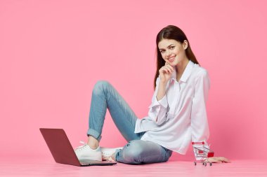 öğrenci dizüstü bilgisayarı eğitimi internet pembe teknoloji geçmişi