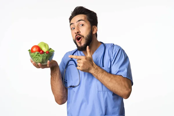Doktor diyetisyen sebzeler sağlıklı gıda kalorileri izole edilmiş arka plan — Stok fotoğraf
