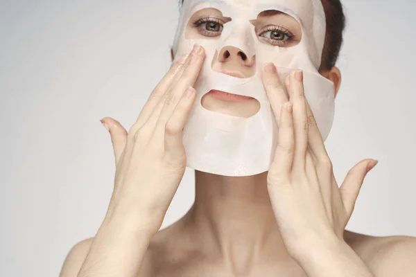 Obličejová maska omlazení čistá pleť lázeňské procedury — Stock fotografie