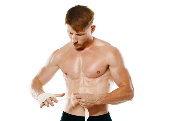アスレチック男性は裸の胴のボクサーフィットネス運動包帯腕を筋肉 — ストック写真