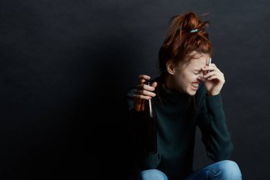 Fingal sermayesi olan bir kadın sigara depresyonu geçiriyor.