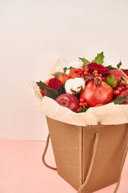 Meyveli buket vitamin dekorasyonu hediye romantizmi