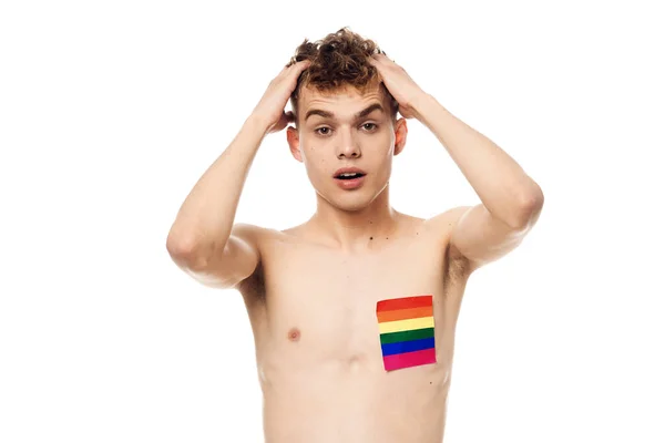 Людина з прапором ЛГБТ трансгендерної спільноти дискримінація — стокове фото