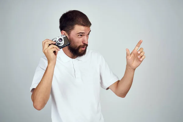 髭を生やした男写真家プロの趣味のライトバックグランド — ストック写真