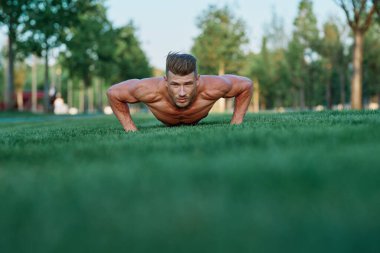 Spor adamı atletizm egzersizi motivasyon fitness