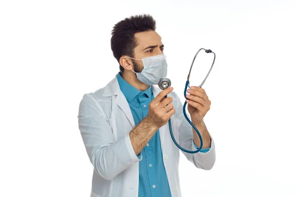 Lékař v nemocnici bílého pláště profesionální léčba — Stock fotografie
