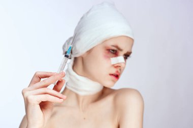 duygusal kadın yaralı yüz tedavisi izole edilmiş arka plan