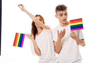 Genç çift lgbt Bayrak transseksüel yaşam tarzı hafif arka plan