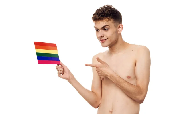 Hombre con bandera lgbt transgénero discriminación comunitaria —  Fotos de Stock