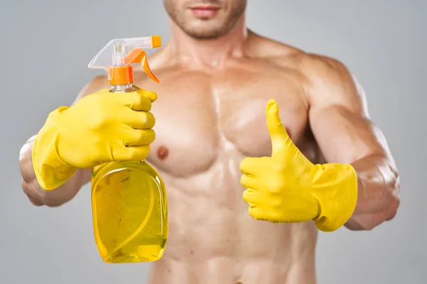 Grappige opgepompte man rubber handschoenen detergentia service — Stockfoto