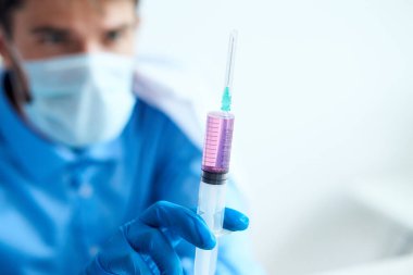 Laboratuvar araştırmaları kimyasal çözelti biyoteknoloji deneyleri analiz eder