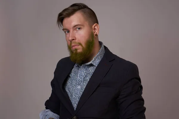 Bearded man in jacket posing fashion Professional — Stock Photo, Image