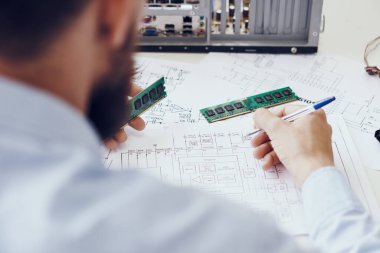 Aletler teknoloji elektronik bilgisayar parçaları mikro devreler tamir