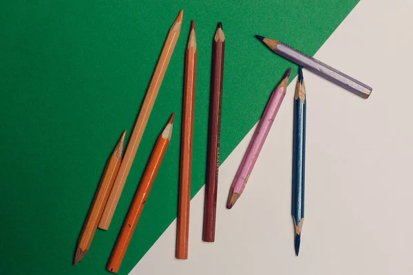 Lápis notepads design de papéis de escritório de papel colorido — Fotografia de Stock