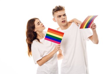 Genç çift lgbt Bayrak transseksüel topluluk ışığı arka planı