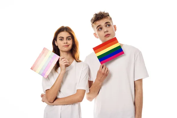 Namorado e namorada lgbt bandeira transgênero comunidade amizade — Fotografia de Stock