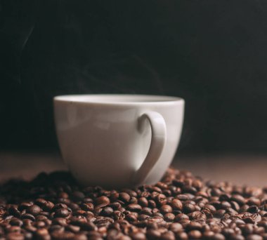Doğal kahve gurmesi latte resimler ahşap masa