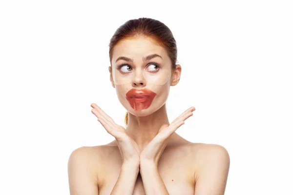 Bella donna nudo spalle labbro maschera cura della pelle — Foto Stock