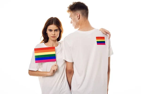 Joven pareja lgbt bandera de la comunidad transgénero estilo de vida — Foto de Stock