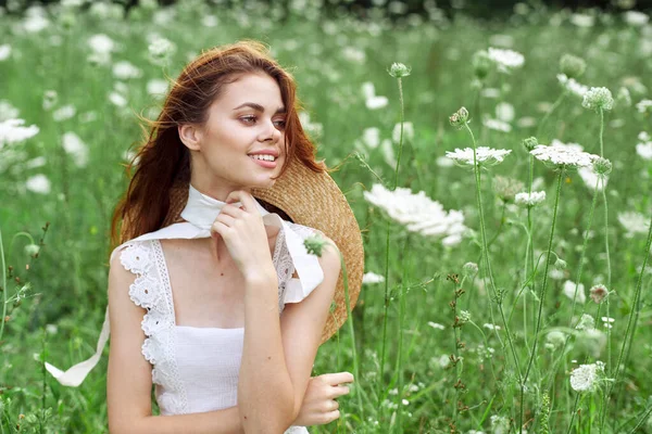 Cheerful women in white dress and posing nature luxury — Stock Photo, Image