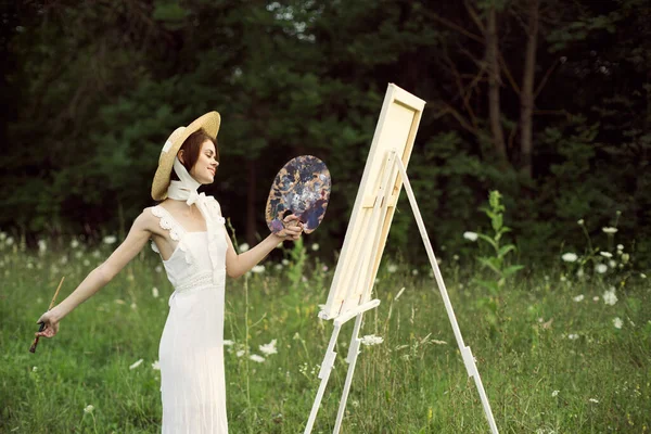 Cheerful woman outdoors drawing art landscape hobby — Stock Photo, Image