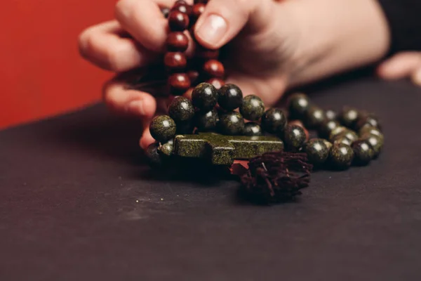 Radband pärlor ortodoxa kors närbild kristendom tro Bibeln — Stockfoto