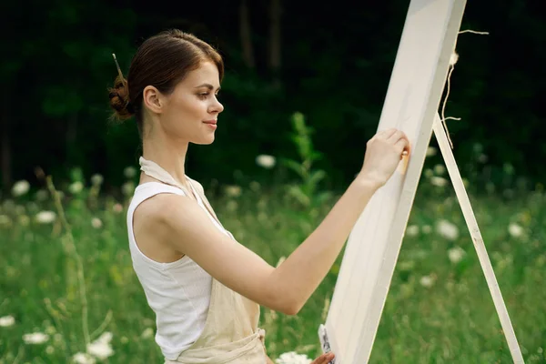 Frau Künstler Kunst Zeichnung Natur Landschaft Hobby — Stockfoto