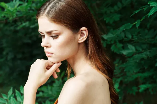 Leende kvinna makeup spa natur frisk luft närbild — Stockfoto