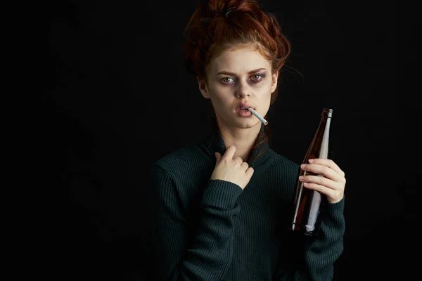 Woman with cigarette bottle of alcohol bruises under eyes problems depression — Stock Photo, Image