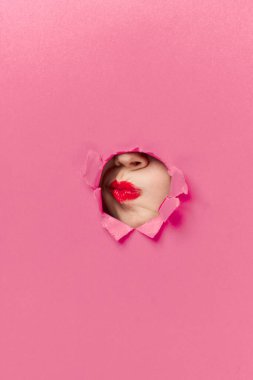 Kadınların dudakları pembe poster göz kamaştırıcı yaşam tarzı