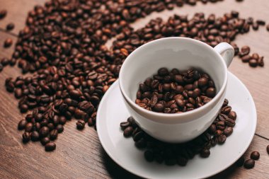 Bir fincan kahve kahvaltı objenin taze kokusu.