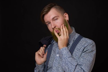 Duygusal iş adamı yönetici ofisi pozu