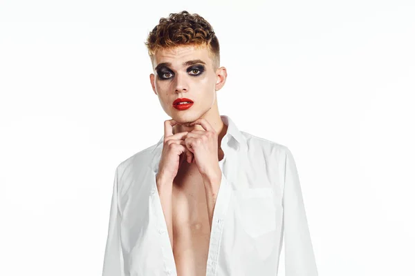 Pria dengan makeup perempuan crossdresser komunitas lgbt berpose — Stok Foto