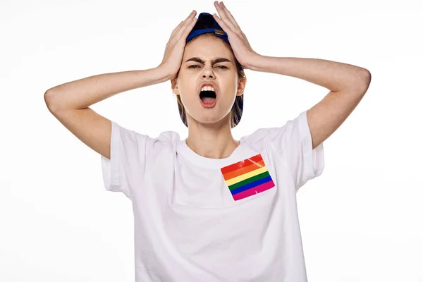 Mujer con bandera lgbt transgénero comunidad luz fondo —  Fotos de Stock