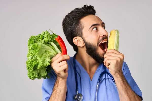 Lekarz dietetyk warzywa zdrowe kalorie żywności izolowane tle — Zdjęcie stockowe