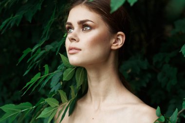 Çekici kadın makyajı spa doğası taze hava yaşam tarzı