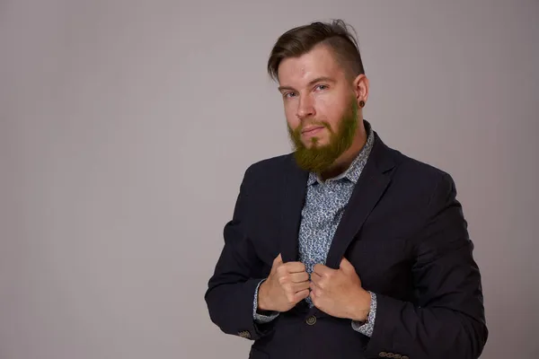 Handsome bearded man in jacket fashion posing close-up — Stock Photo, Image