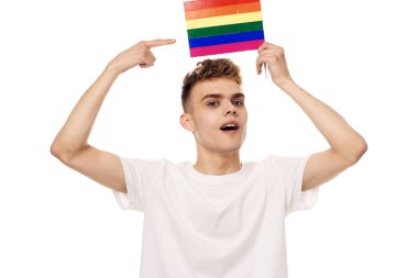 lgbt bayrak transseksüel toplum ayrımcılığına sahip bir adam