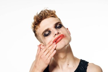 Erkek makyajı çapraz giyinen Lgbt topluluğu poz veriyor.