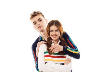 Beyaz tişörtlü çift lgbt bayrağı cinsiyet değiştiren cinsel azınlıklar