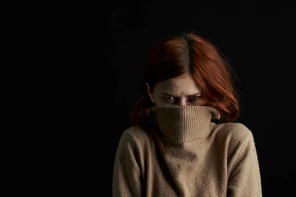 Síró nő verte családon belüli erőszak probléma — Stock Fotó