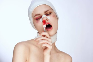 Kadın estetik ameliyatı çıplak omuzlar izole edilmiş arka plan