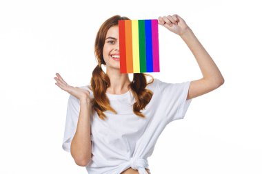 lgbt bayrağı taşıyan kadın cinsiyet değiştirme topluluğunun aydınlık arka planı