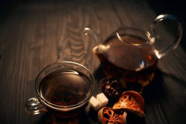 Sabah kahvaltısı gibi taze çay.