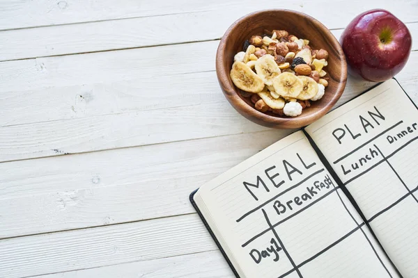 Snack ontbijt biologische fitness gezondheid houten tafel — Stockfoto