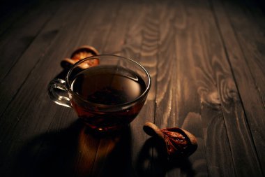 Taze demlenmiş çay, sıcak içecek, sabah kahvaltısı, doğal ürün.