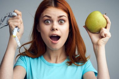 Elmalı kadın diyet sağlık vitaminleri