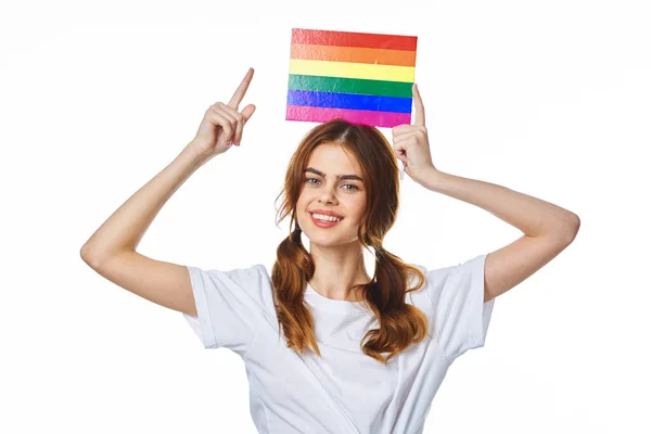 Mujer con bandera lgbt transgénero comunidad luz fondo —  Fotos de Stock