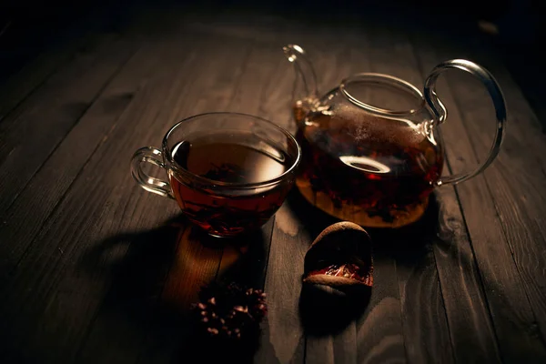 Xícara de chá bebida quente como café da manhã tradição — Fotografia de Stock